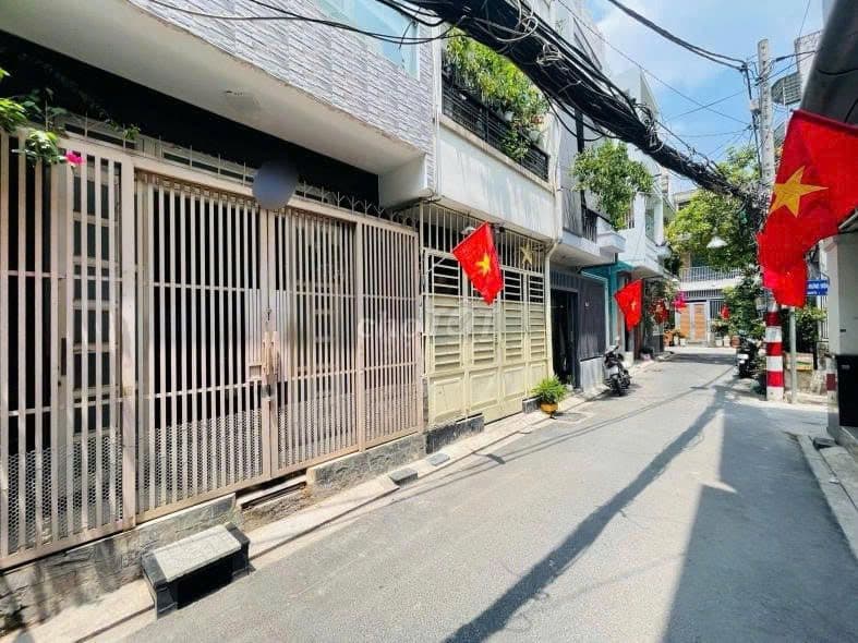 Hẻm xe hơi Khu Bắc Hải - 30m2, 3 tầng hoàn công đủ.
