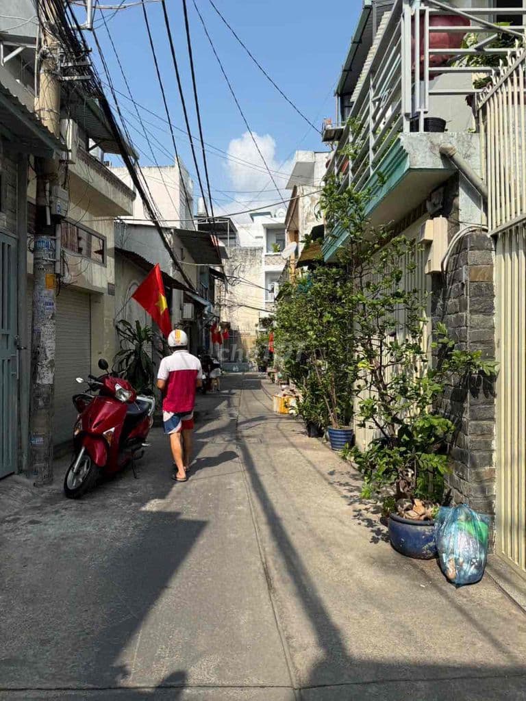BÁN NHÀ NHỈNH 3 TỶ - NHÀ 3 TẦNG - TÂN BÌNH GIÁP GÒ VẤP - Ảnh 3