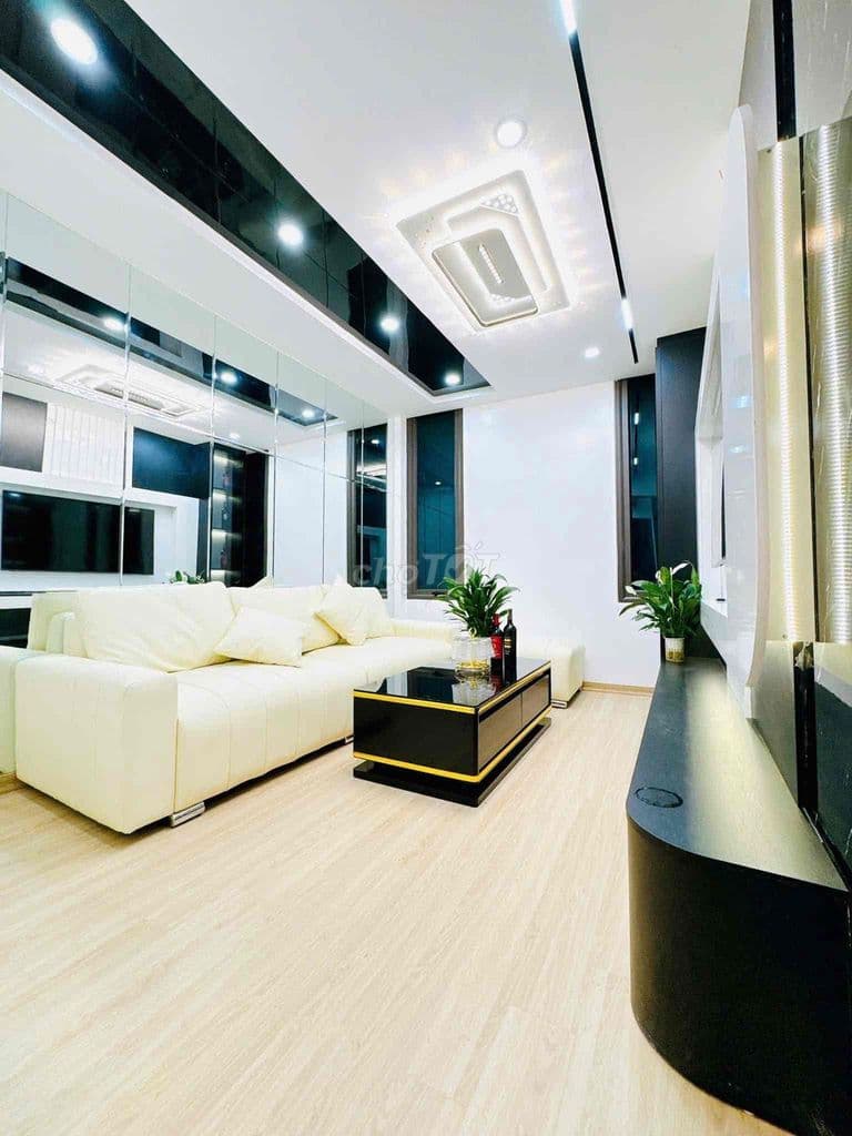 Cực phẩm! Bán nhà Ba Đình, gần oto,ngõ 3 gác thông, sân xe riêng, mới