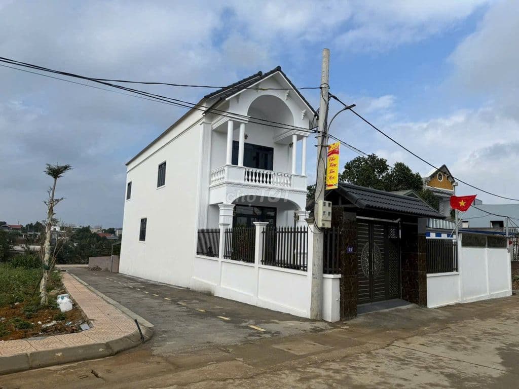 chủ ngộp bank bán nhanh lô đất view hồ trung tâm Phú Cát chỉ 3tỷ - Ảnh 2