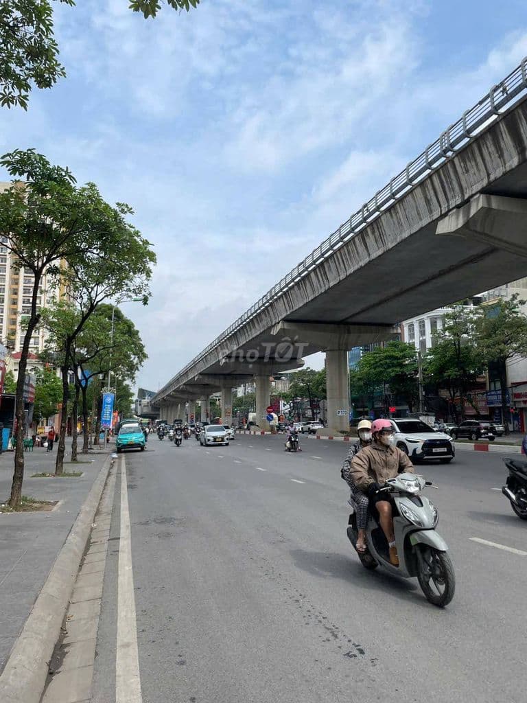 Bán nhà Mai Dịch–Doãn Kế Thiện 7T Thang máy ô tô đỗ cửa 10m ôtô tránh