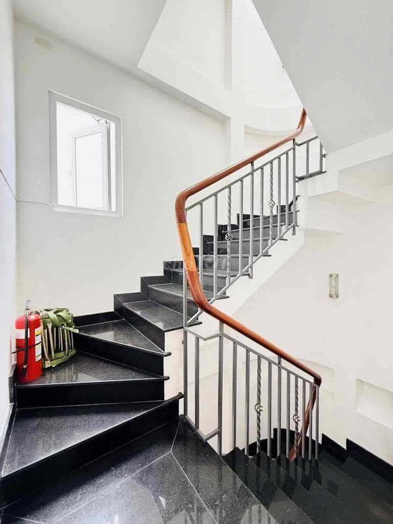Bán Nhà Quận 1 - 5 Tầng Full Nội Thất - Gần Hoàng Sa - 40M2 Chỉ 7,9 ty - Ảnh 3