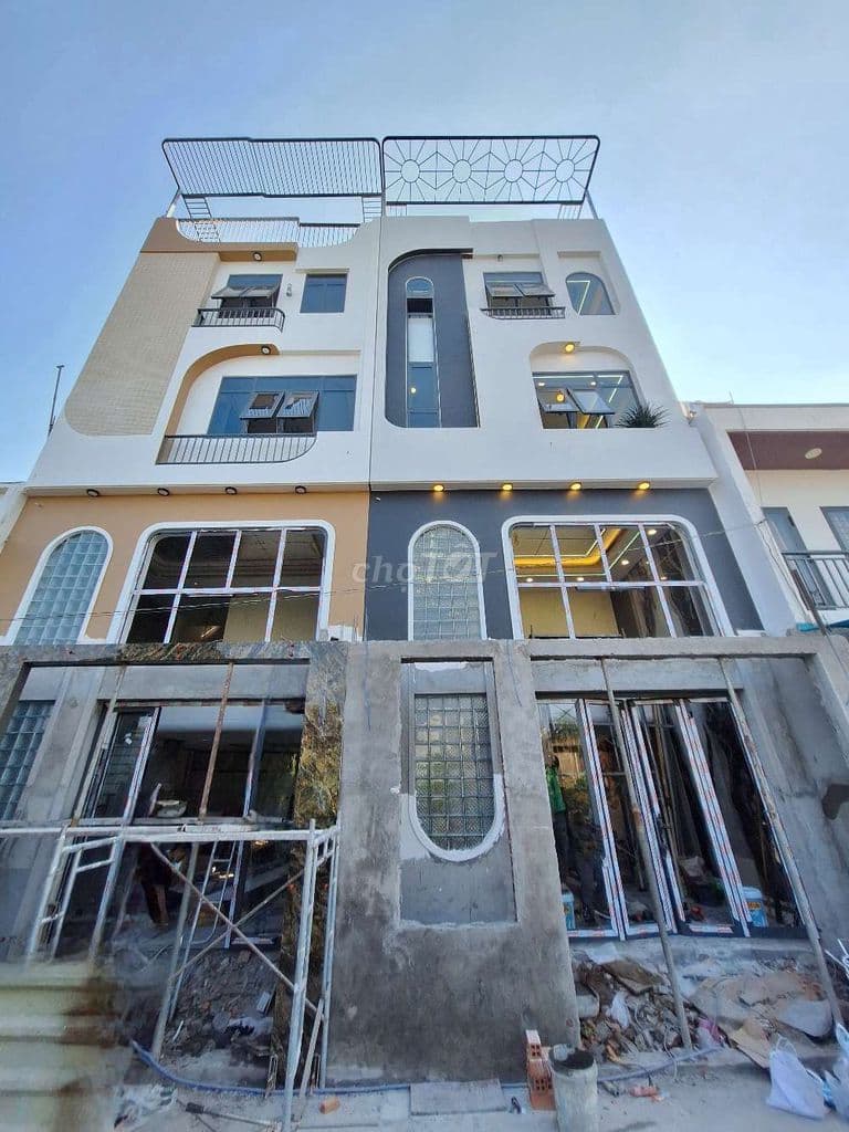 Nhà 5 phòng ngủ xe hơi - Ảnh 2