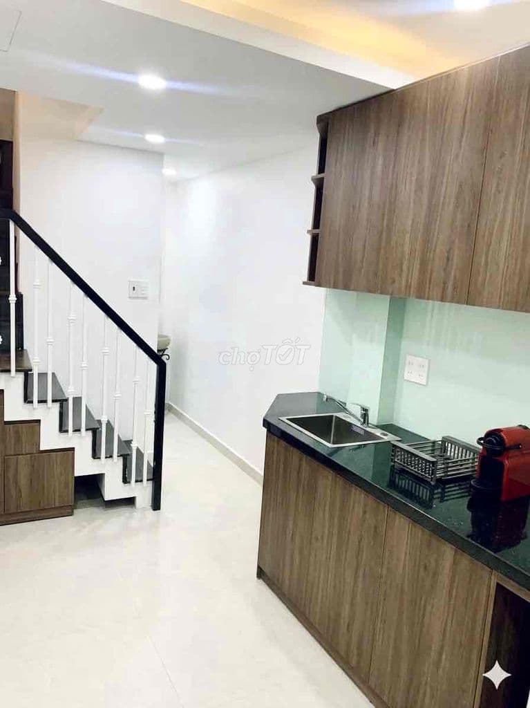Nhà 3 tầng CMT8 Quận 3 giá 4 tỷ - Ảnh 2