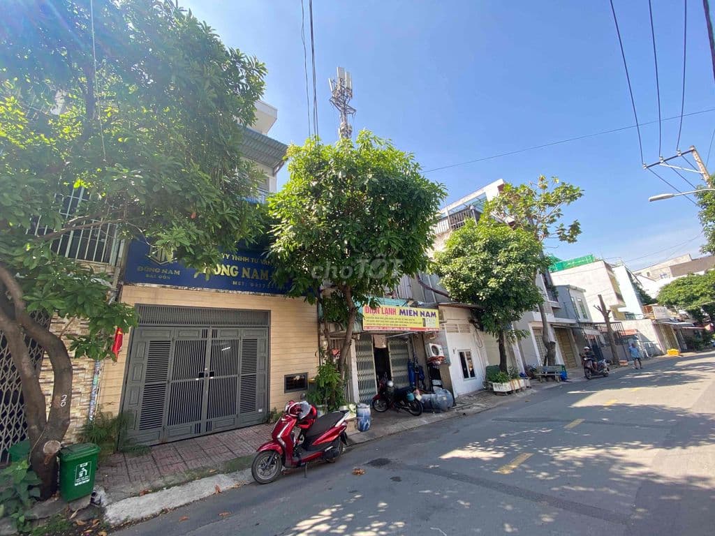 Bán nhà 2 mặt tiền chợ 339, phước long b, 5 tầng, ngang hơn 5m