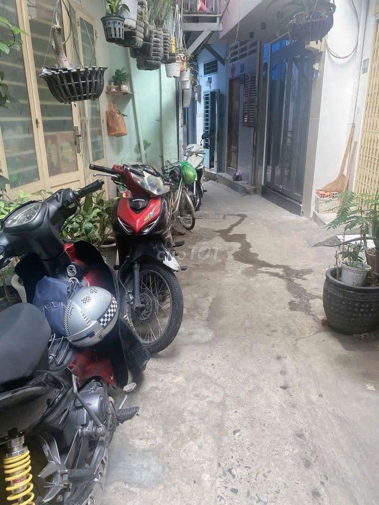 nhà 36m gần chợ bà chiểu 2 tầng 3pn