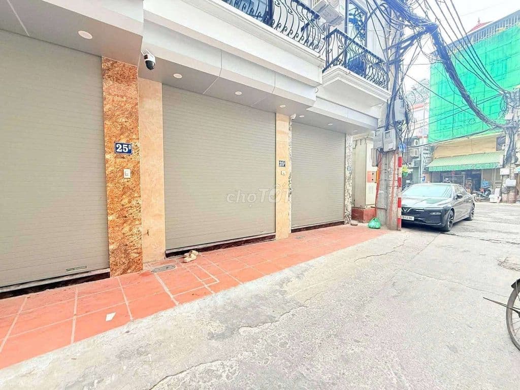 Tôi cần bán nhà mới koong 6tầng thang máy, mặt ngõ ô tô Xuân La.