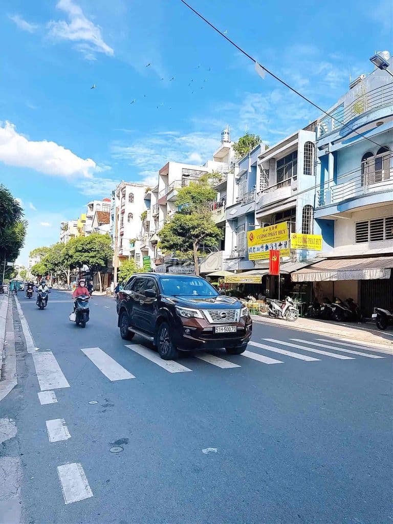 NGỘP BANK BÁN GẤP - PHƯỜNG 8 Q11 - ÔTÔ ĐỖ CỬA - 10.8 TỶ TL