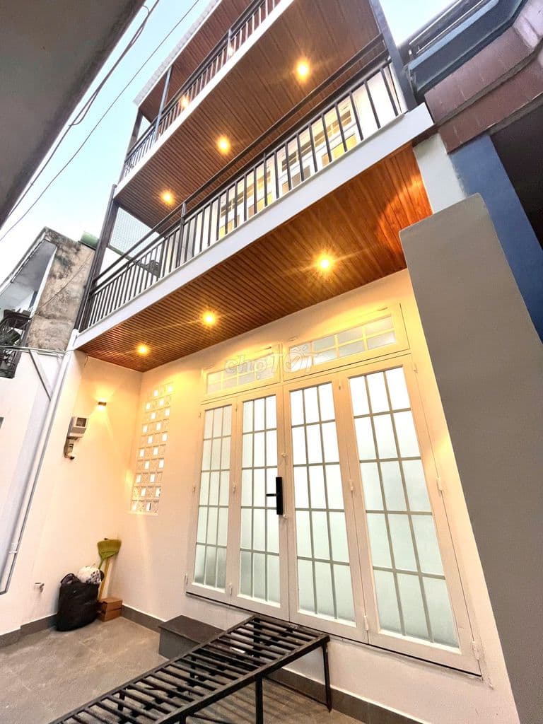 CHDV thu nhập 60 Tr/th, 4 tầng, 7P & MBKD hẻm 166 Huỳnh Tấn Phát Q7