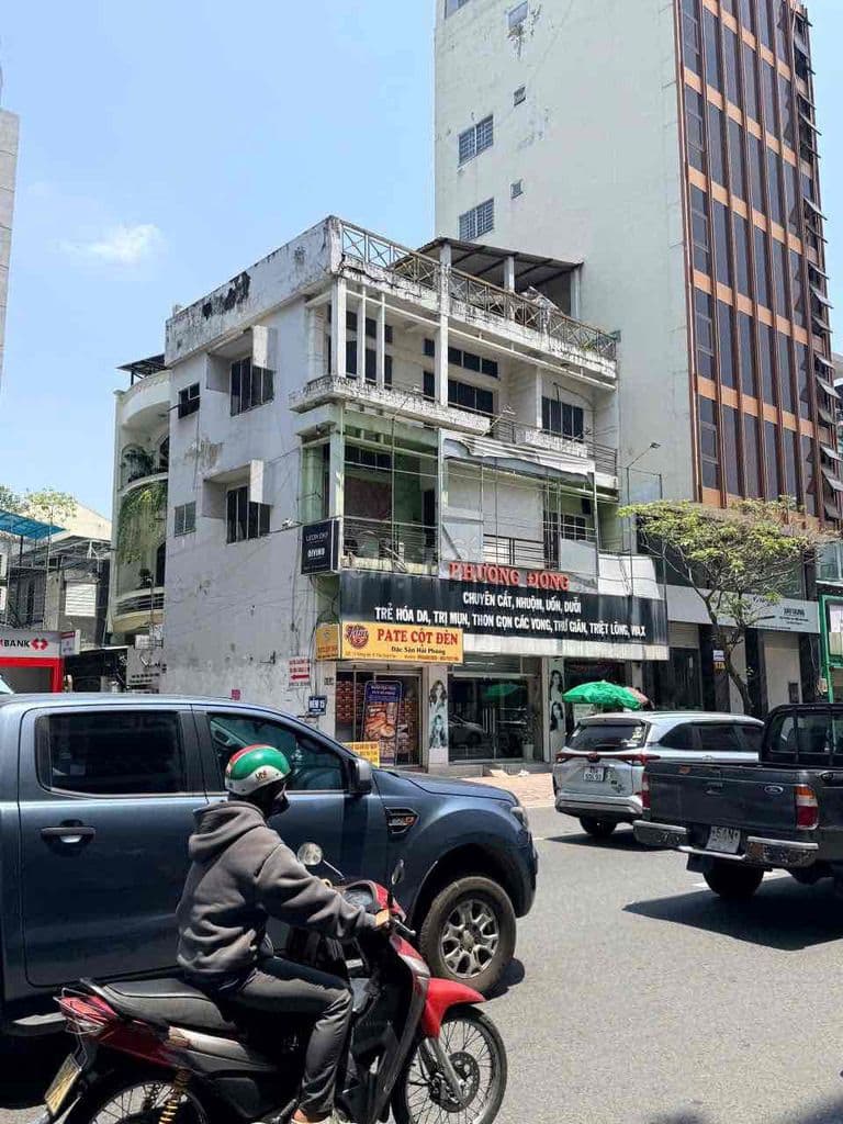 Căn Góc 2 Mặt tiền Hồng Hà 10 x 8m 3 lầu vị trí vàng khu sân bay