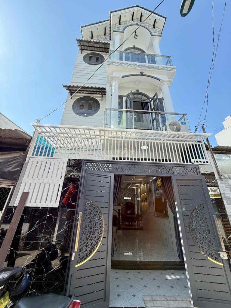 Bán nhà 5x11m, 3 lầu, 4pn, hẻm xe hơi thông, sát metro, Q12