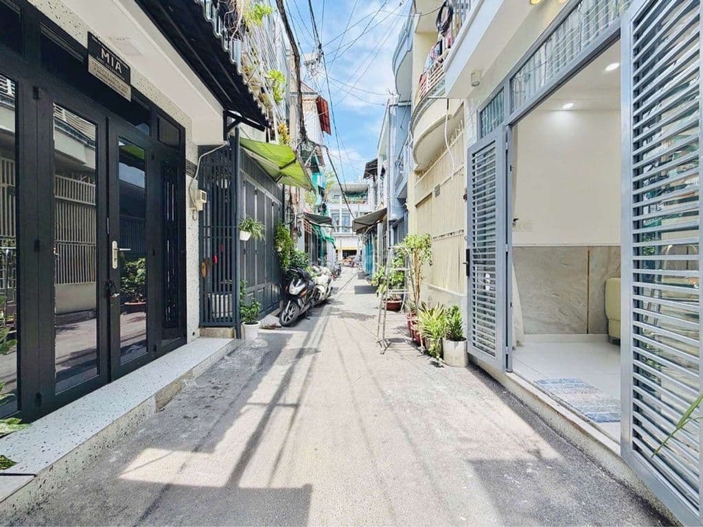 Nhà 2 tầng nở hậu Thống Nhất - 2 phòng ngủ - HXH - nhỉnh 4 tỷ - Ảnh 2
