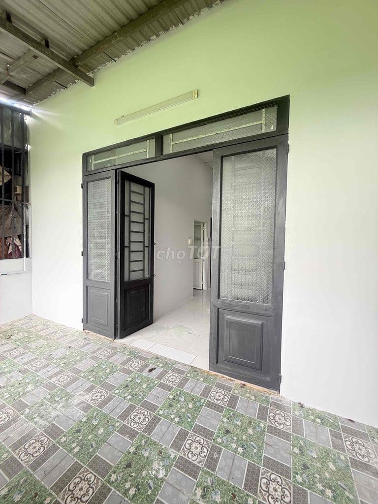 Nhà cần bán gấp - Ảnh 2