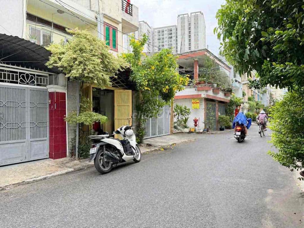 HXH 201/ Nguyễn Xí, 3.8 x 18m 67m2, 5 lầu, Giá 8.8 tỷ