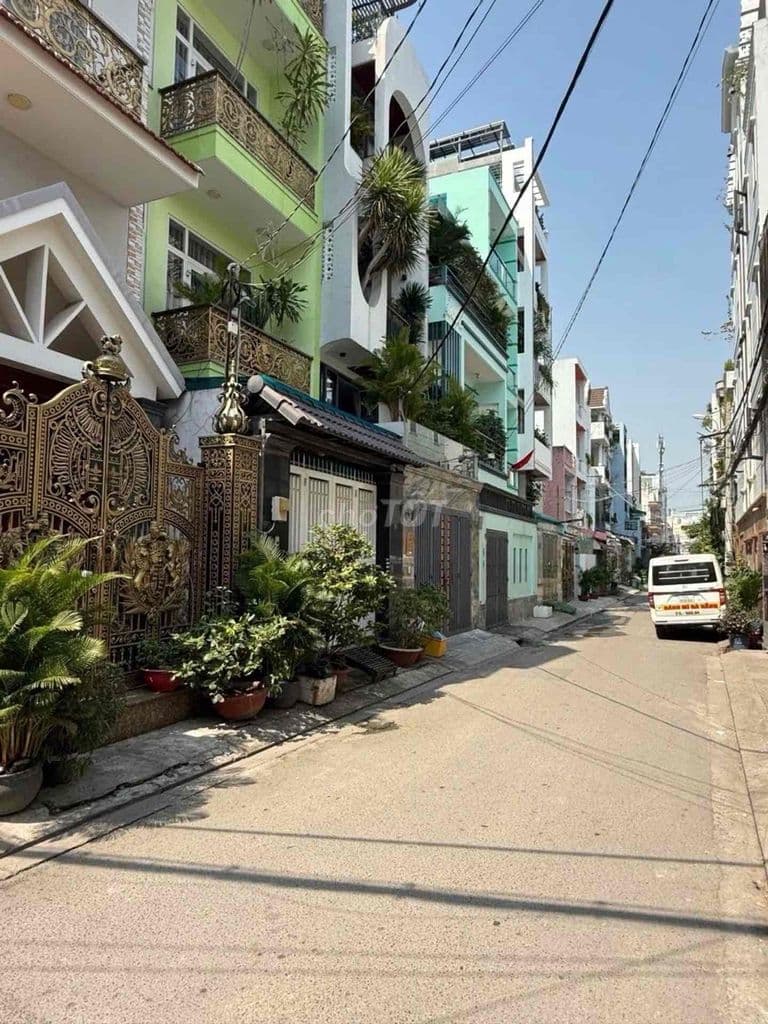 chính chủ gấp bán thạnh lộc 15 , dt 4x14 , 4 tầng , chỉ 5T