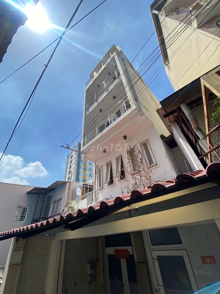 CHDV TRUNG TÂM Q5, 9PN - CHO THUÊ 600TR/NĂM, CN 50M, NGANG GẦN 5M