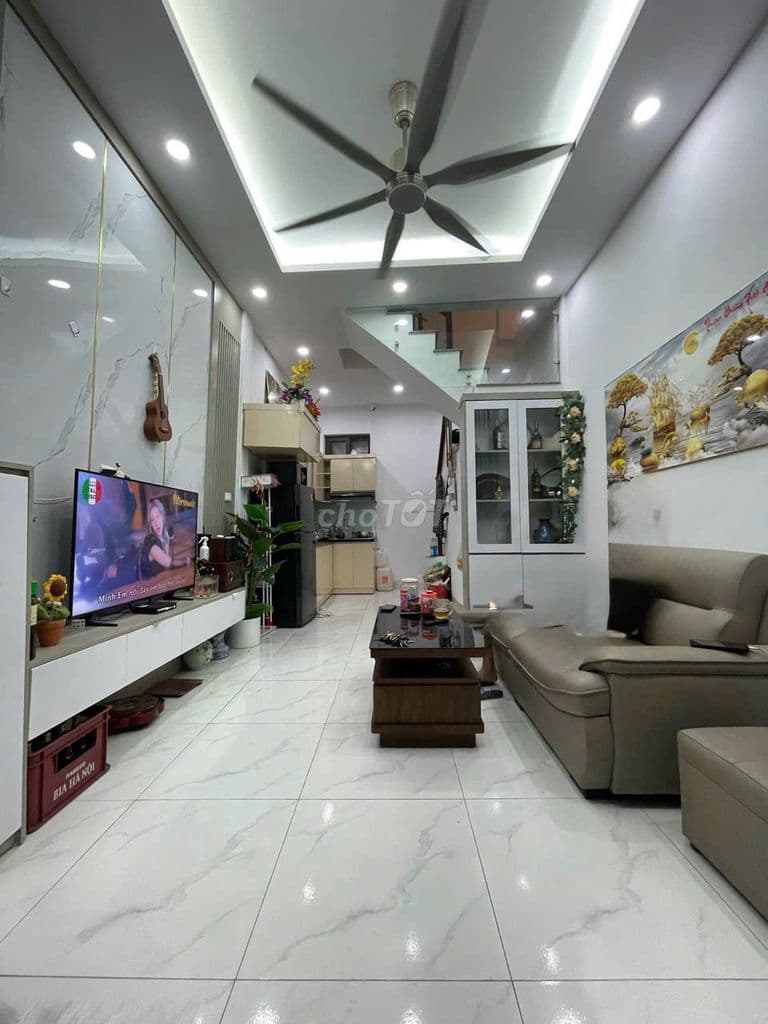 SIÊU PHẨM NGÃ TƯ SỞ - 30M RA MẶT PHỐ - SÂN RIÊNG RỘNG THênh THANG - Ảnh 3