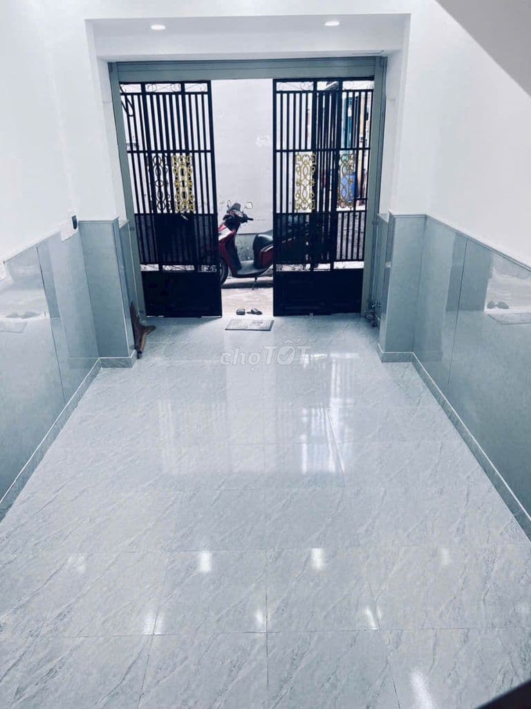 Bán nhà ngay trung tâm quận 12 đầy đủ tiện ích - Ảnh 3