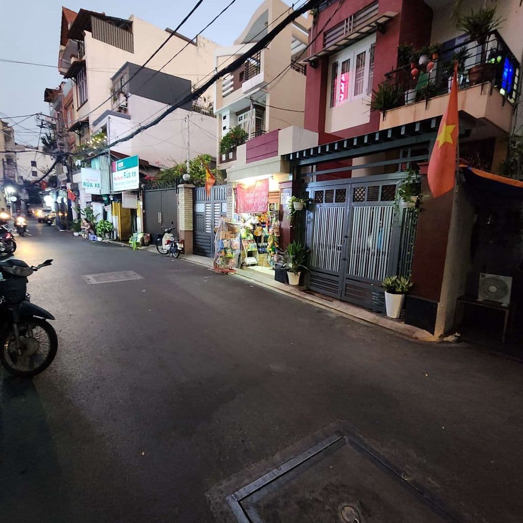 Nhà bán 2 mặt hẻm Lê Văn Sỹ Phường 10 Quận Phú Nhuận
