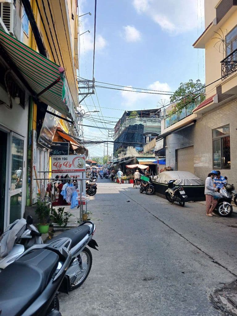 Bán Nhà Mặt Tiền Kinh doanh chợ Bình Long