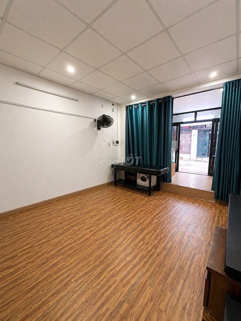 TẦNG 1 Ô TÔ TRÁNHnSÁT BỆNH VIỆN BẠCH MAI MỞ PHÒNG KHÁM KINH DOANH ĐỈNH - Ảnh 2