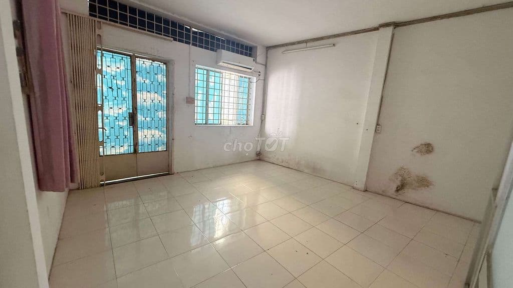 BÁN ĐẤT TẶNG NHÀ SÁT HẺM XE HƠI TIỆN ÍCH BỦA VÂY NGAY CHỢ AN NHƠN - Ảnh 2