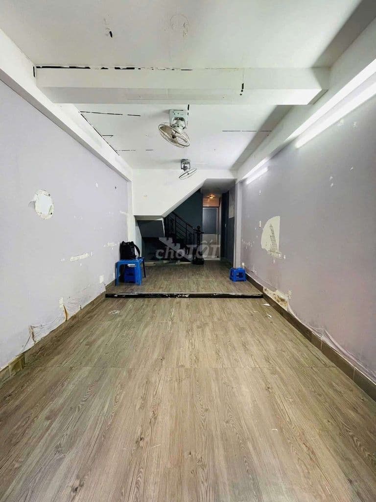 HXH TRẦN HƯNG ĐẠO QUẬN 1 - 4 TẦNG BTCT - XE HƠI ĐỖ CỬA- CHỈ 7.8 TỶ - Ảnh 3