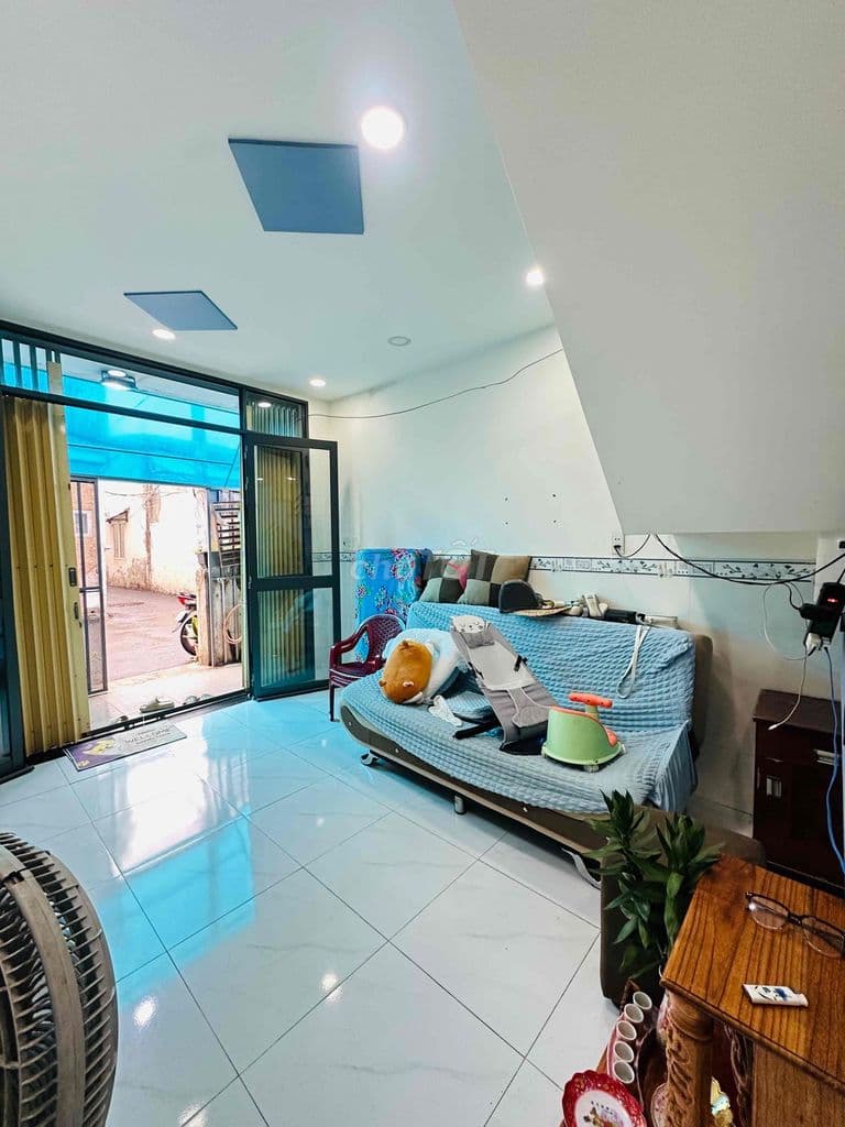 CHỈ 1,6 TỶ SỞ HỮU NHÀ 2 TẦNG ĐỐI DIỆN VẠN PHÚC CITY – Ô TÔ ĐỖ CỬA - Ảnh 3