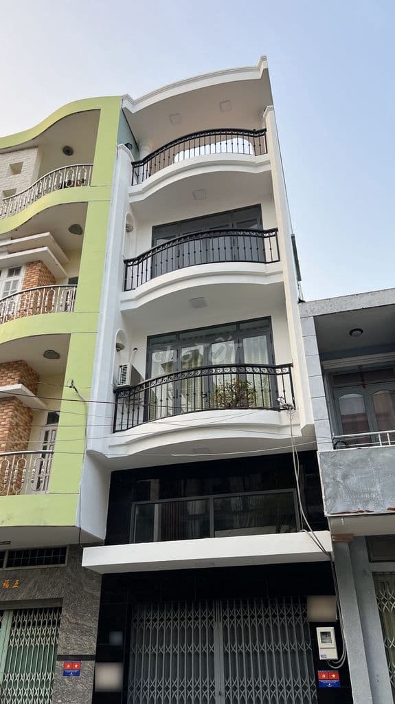 Bán nhà 5 tầng MT gần bến xe Miền Tây, Phố ẩm thực Quận 6, DT: 4x16m