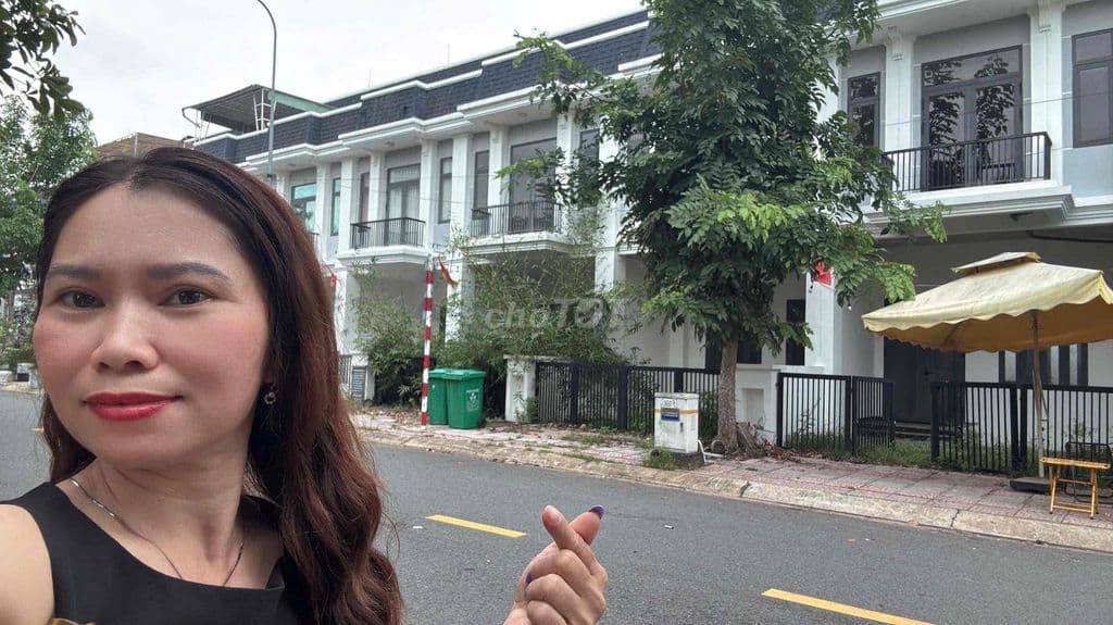 🍎Nhà đẹp giá 3,5 tỷ Khu vực hưng Long Bình chánh