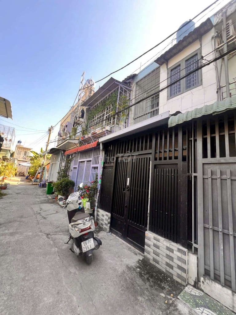 nhà kê khai 2014 dt 3m x 11m đúc 1 lầu Đường xe hơi Giá chỉ 1ty480