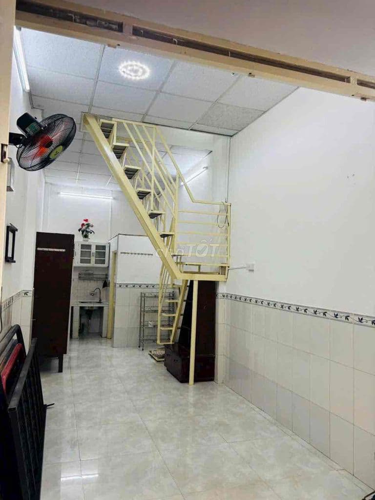 BÁN NHÀ NHỈNH 2 TỶ SỔ HỒNG RIÊNG GÒ VẤP