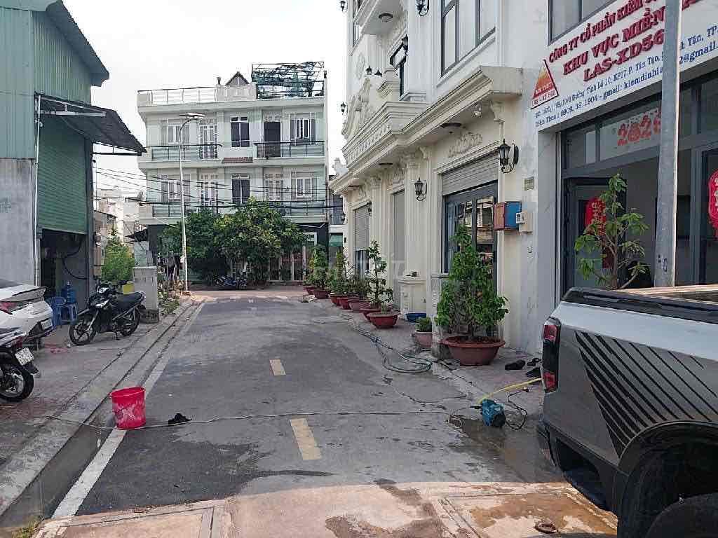 Ngộp bank. Đất 4x17 vuông vức. Đường nhựa 7m thông. shr. Ngay TL10