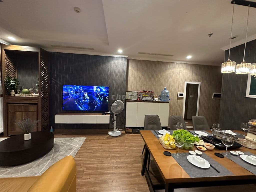 Chính chủ bán căn góc 2pn2wc full nt cc L2 Vinhomes Central Park - Ảnh 2
