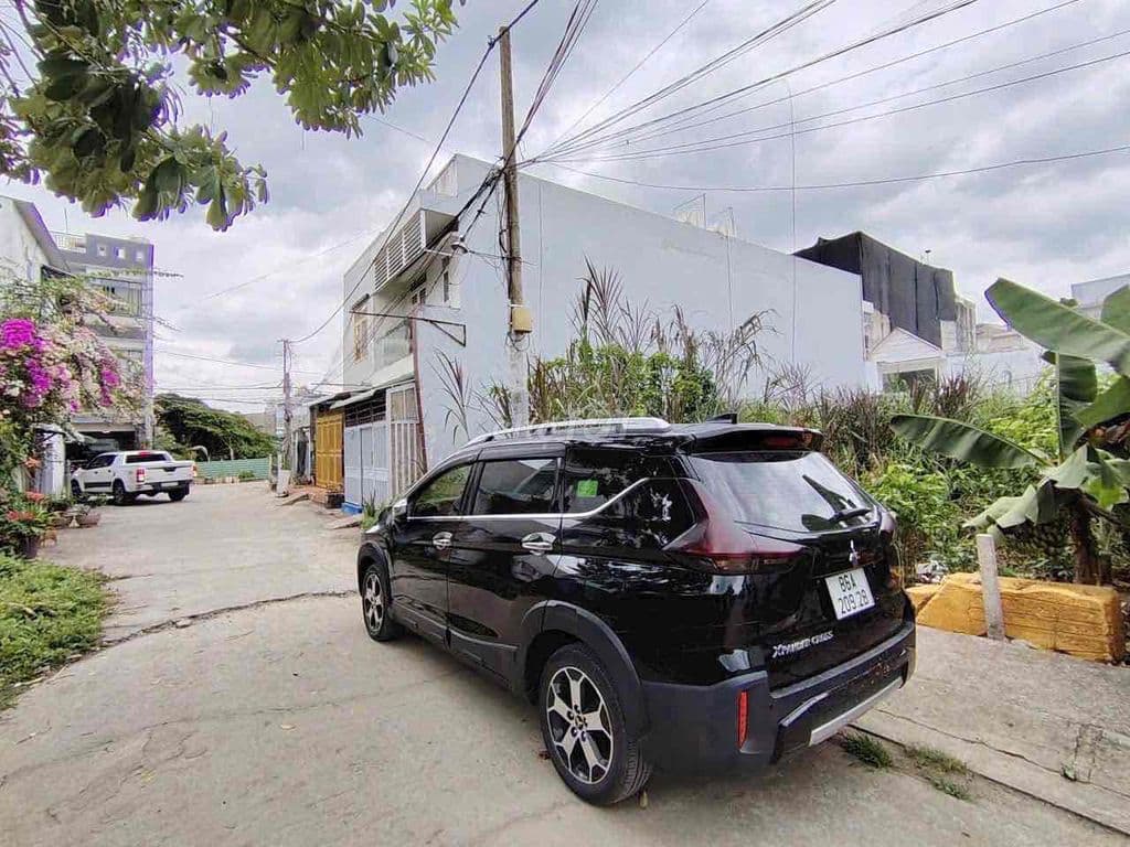 NHỈNH 3.TỶ 100/M2 ĐẤT THỔ CƯ-HẺM XE HƠI-LÊ VĂN LƯƠNG