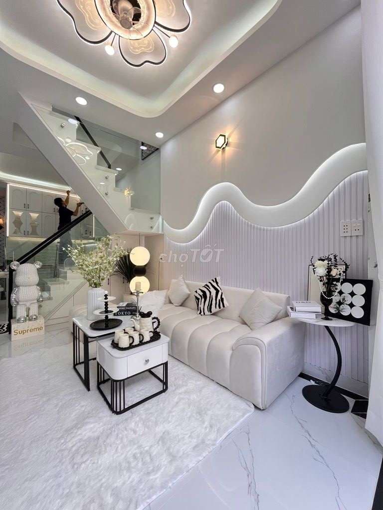 NHÀ ĐẸP FULL NỘI THẤT – CÁCH MẶT TIỀN NGUYỄN THỊ THẬP 100M – Ở NGAY