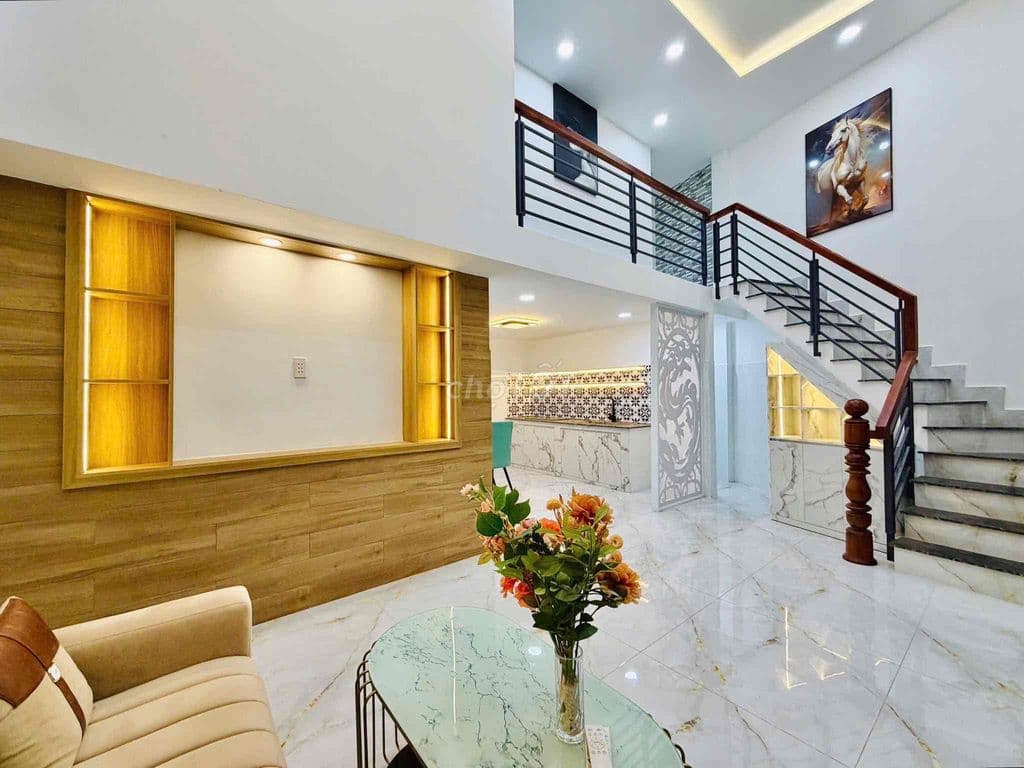 Nhà đẹp Nguyễn Duy Cung, P.12 - ngang 6m, rất thoáng chỉ 4.xx