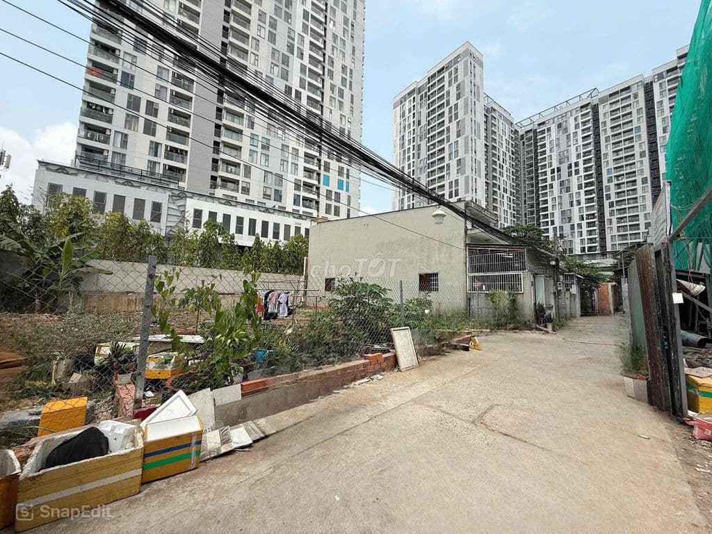 BÁN GẤP ĐẤT HẺM Ô TÔ NGAY DS6 QL13, ĐỐI DIỆN ĐINH THỊ THI KĐT VẠN PHÚC - Ảnh 2