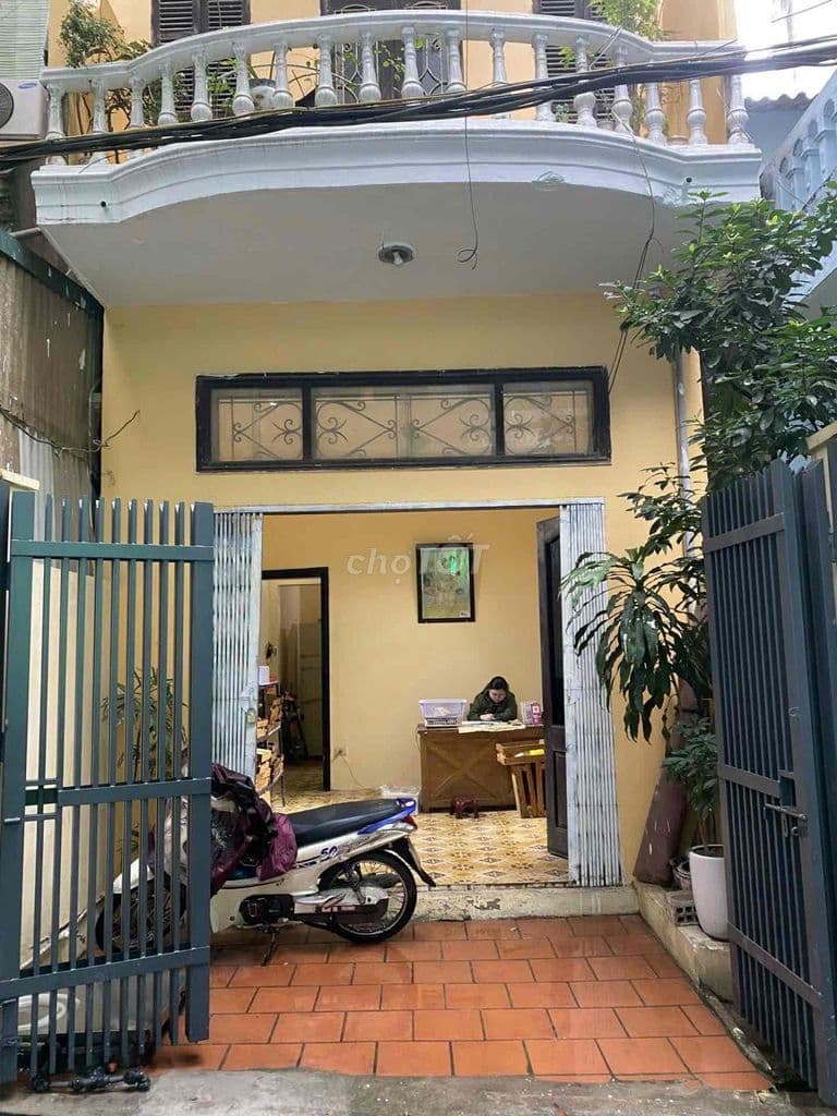 BÁN ĐẤT TẶNG NHÀ 3 TẦNG MẶT NGÕ Ô TÔ PHỐ HOÀNG QUỐC VIỆT-NỞ HẬU