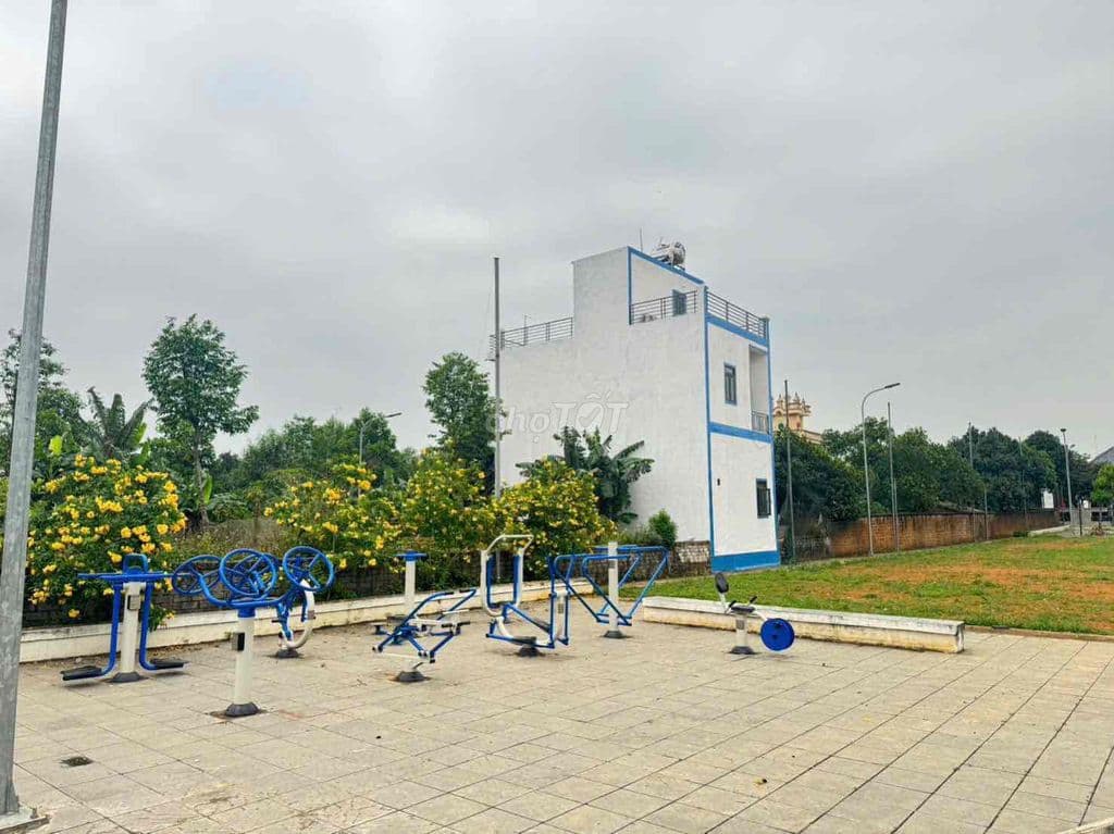 Vỡ BANK CẦN BÁN NHANH LÔ ĐẤT 2 MẶT THOÁNG - Ảnh 2