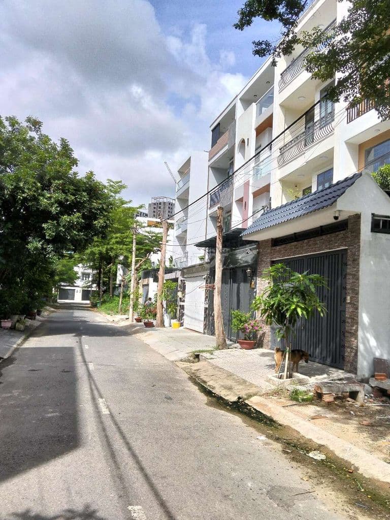 Bán nhà 4 tầng mặt tiền Trịnh Quang Nghị - DT 5x22 - Giá 9.2 tỷ