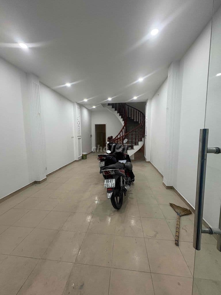 Bán nhà mặt tiền Khánh Hội - Ảnh 2