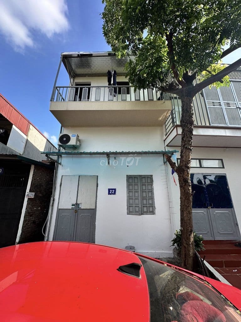 Nhà đẹp nguyên căn Nguyễn Văn Cừ - 2.5 tầng ô tô đỗ cửa