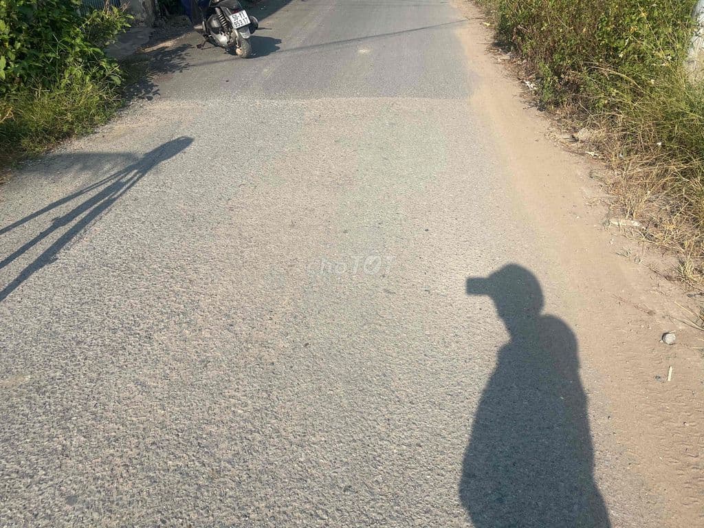 chính chủ gửi lo đất gốc hai mặt tiền đường nhựa dt 5.5x26 m gia 4 ty