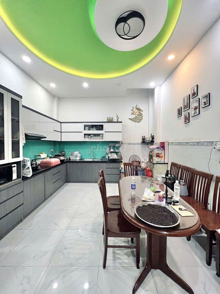 Chỉ 4 Tỷ xíu Chợ Gò Xoài Gần Lê Văn Quới , DT: 50m2 ,HXH , 3PN Ở Liền - Ảnh 2