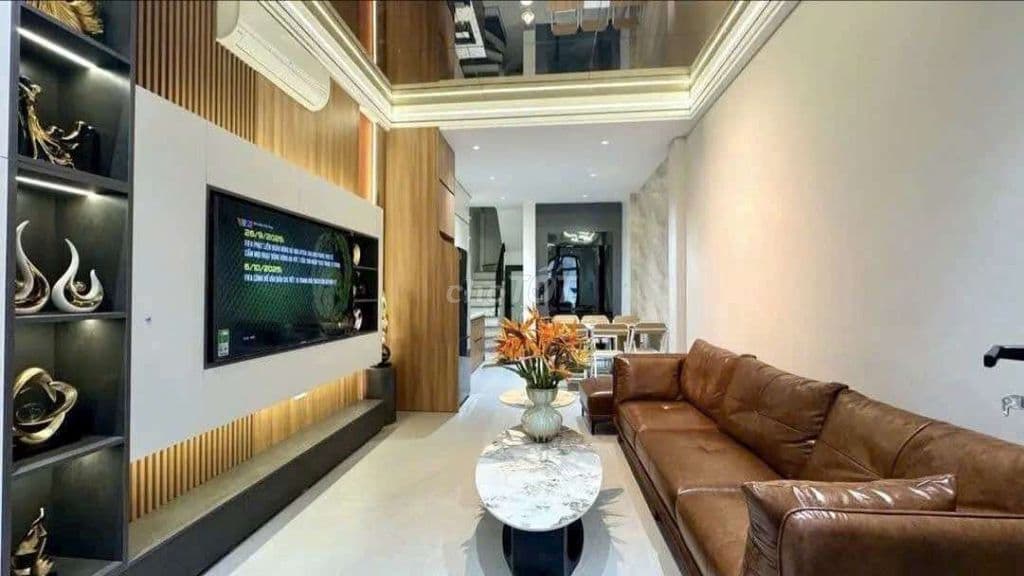 Nhà Phố Bồ Đề - Ngõ to 7 chỗ đỗ cửa - 6 tầng thang máy - full nội thất - Ảnh 2