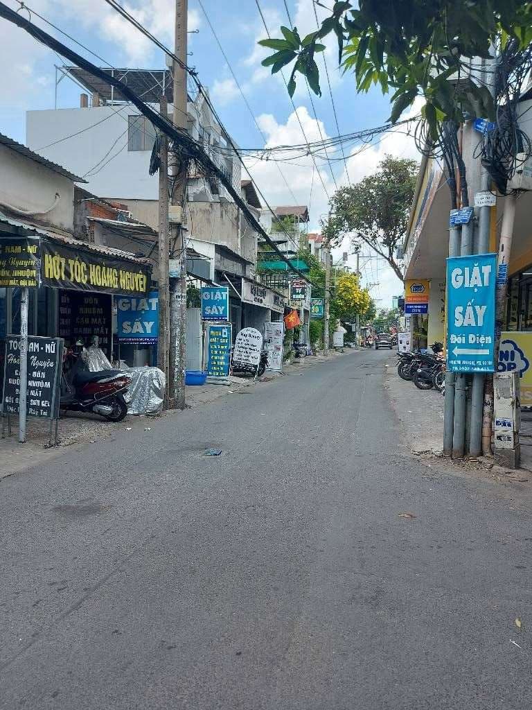 nhà bán huỳnh văn nghệ hẽm xe hơi - Ảnh 2