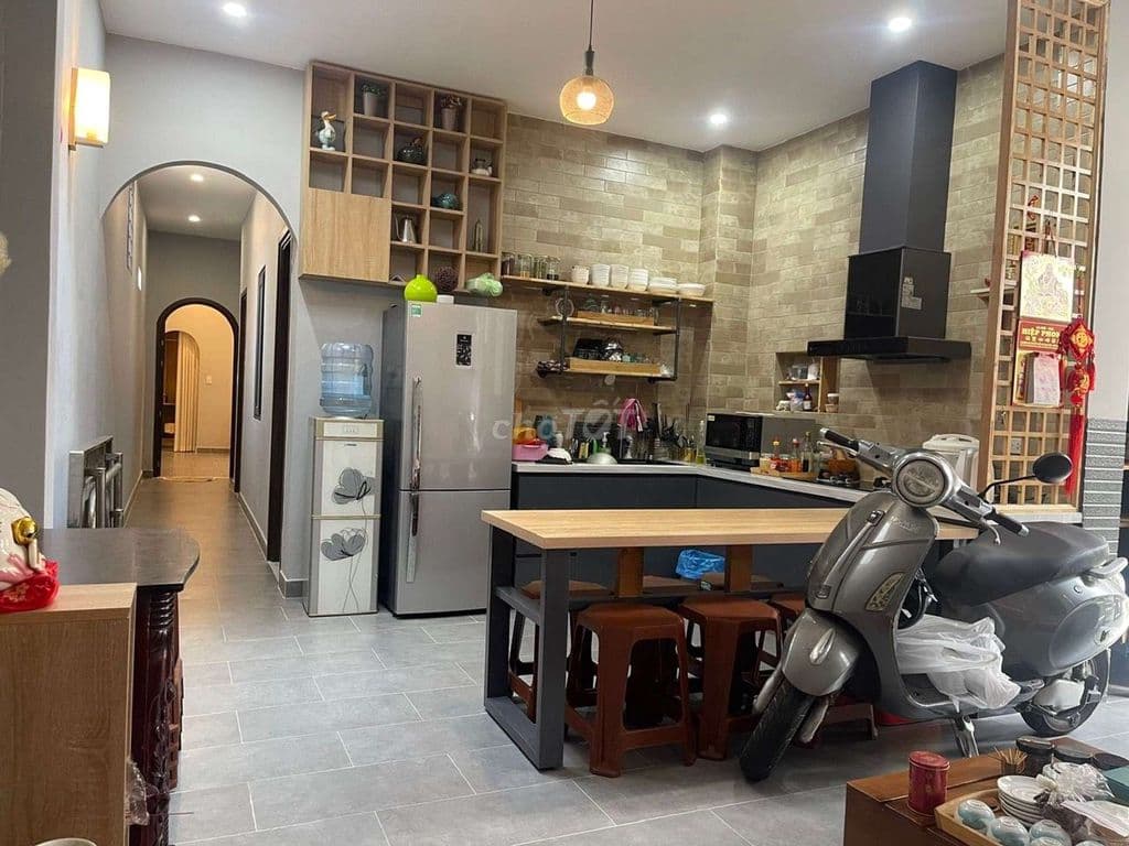 Mặt tiền DT: 4x25, cách chợ Tân Hương vài bước chân, giá 10 tỷ 2 - Ảnh 3