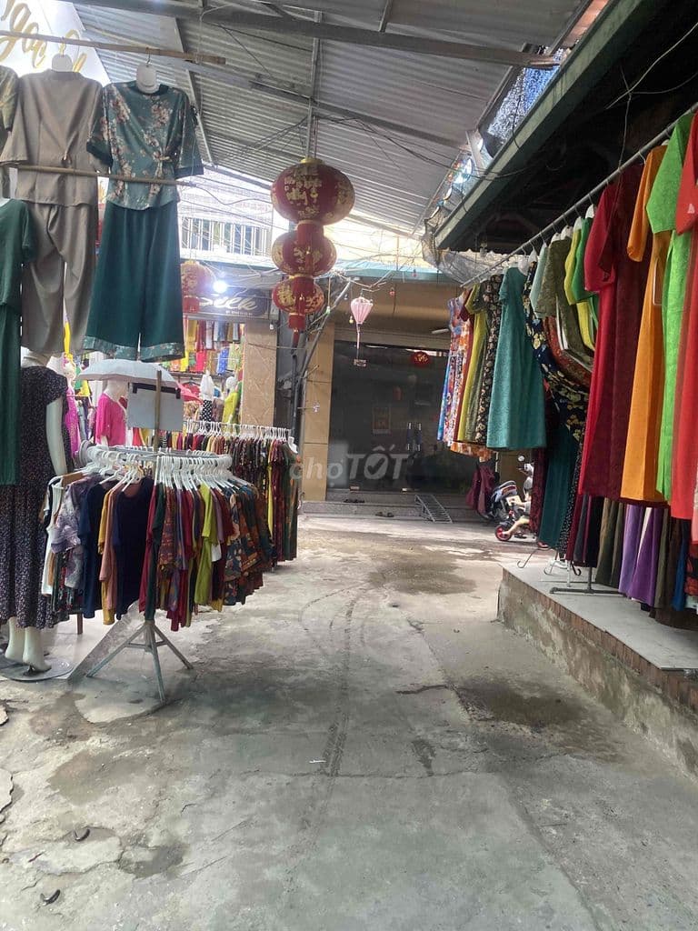 Phố Lụa Hà Đông KINH DOANH SẦM UẤT NGÀY ĐÊM, ÔTỖ ĐỖ CỬA -THÔNG CÁC NGẢ - Ảnh 3