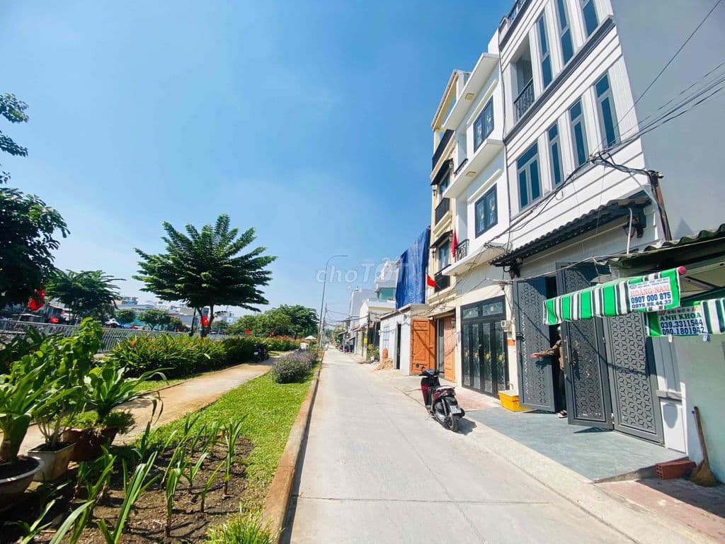 Bán nhà Tùng Thiện Vương, Q8. DT: 82m2, 4 Tầng, 8PN. Thu nhập 60tr/T